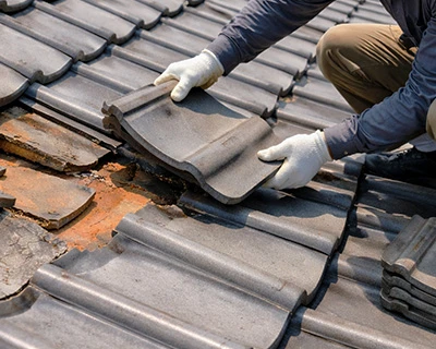 瓦屋根の部分補修