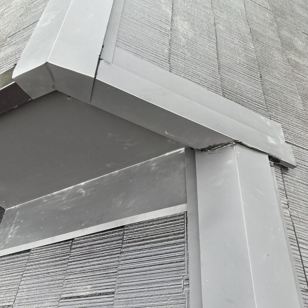 屋根工事の現場写真