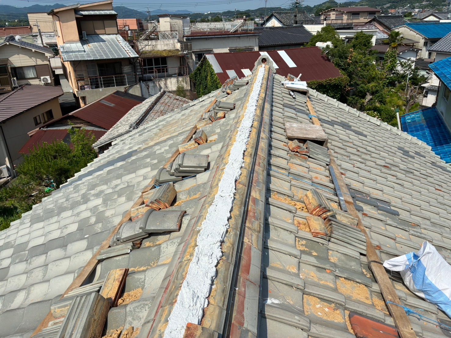 【施工中】棟の積み替え|南蛮漆喰でしっかり固定
