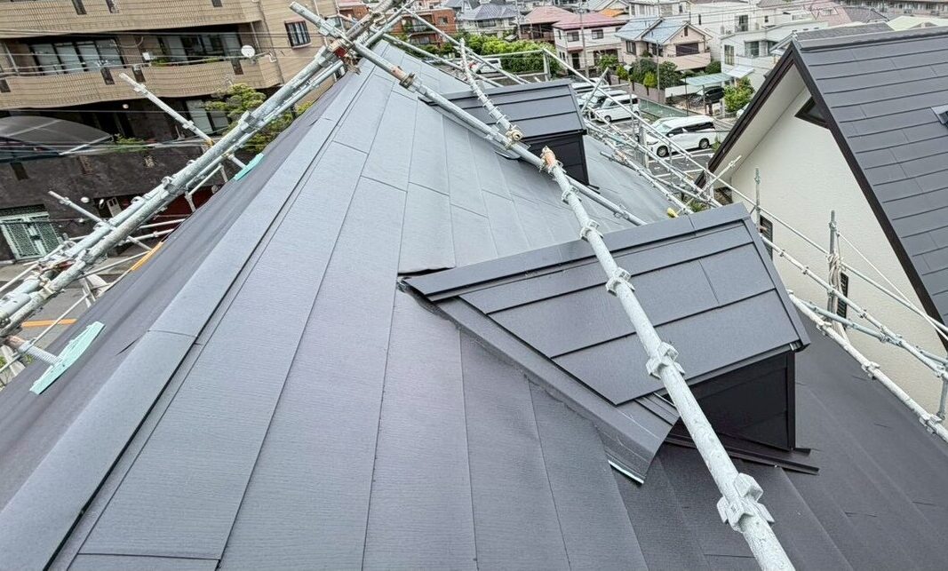 【施工中】大屋根の葺き上がり